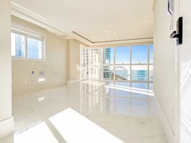 Apartamento com 187m² 4 quartos e 5 banheiros, à venda, no bairro Pioneiros em Balneário Camboriú