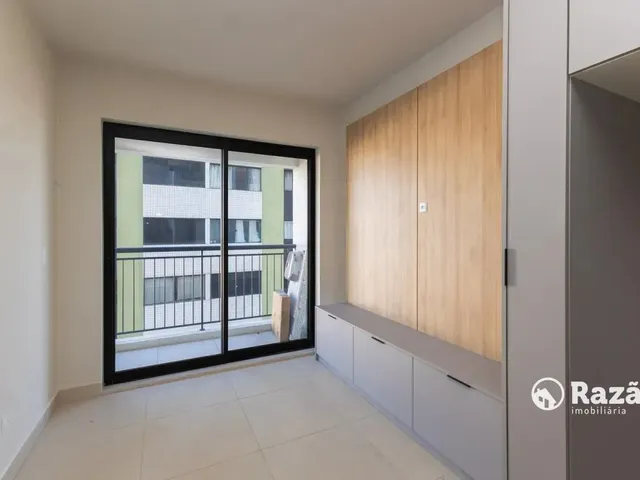 Apartamento 1 quarto e 1 banheiro, para alugar, no bairro Portão em Curitiba
