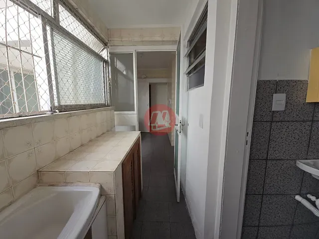 Apartamento com 97m² 2 quartos e 2 banheiros, à venda ou para alugar, no bairro Petrópolis em Porto Alegre