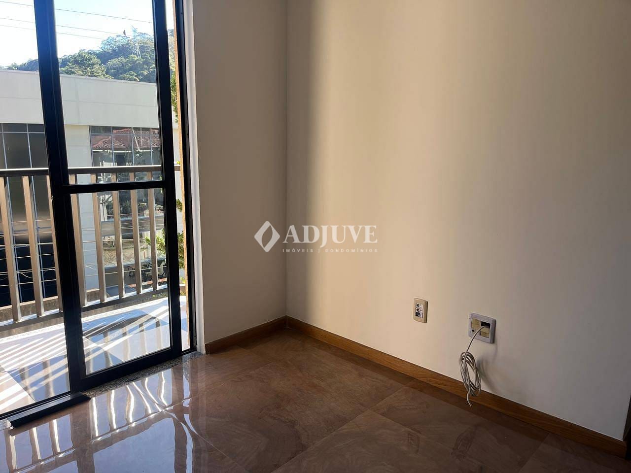 Apartamento à venda com 3 quartos, 84m² - Foto 4