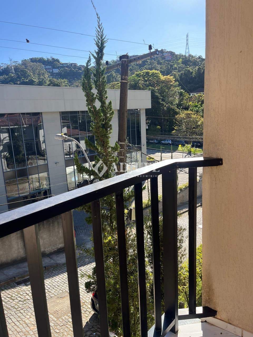 Apartamento à venda com 3 quartos, 84m² - Foto 2