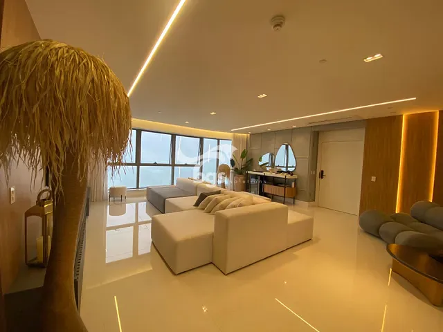 Apartamento com 370m² 4 quartos e 5 banheiros, à venda, no bairro Centro em Balneário Camboriú
