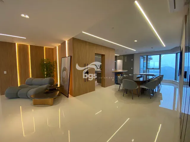 Apartamento com 370m² 4 quartos e 5 banheiros, à venda, no bairro Centro em Balneário Camboriú