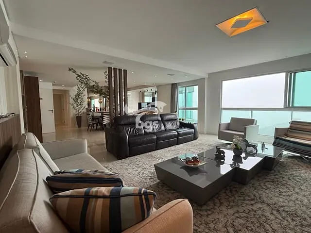Apartamento com 423m² 5 quartos e 6 banheiros, à venda, no bairro Pioneiros em Balneário Camboriú