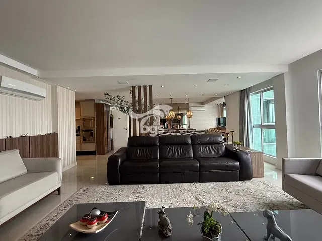 Apartamento com 423m² 5 quartos e 6 banheiros, à venda, no bairro Pioneiros em Balneário Camboriú