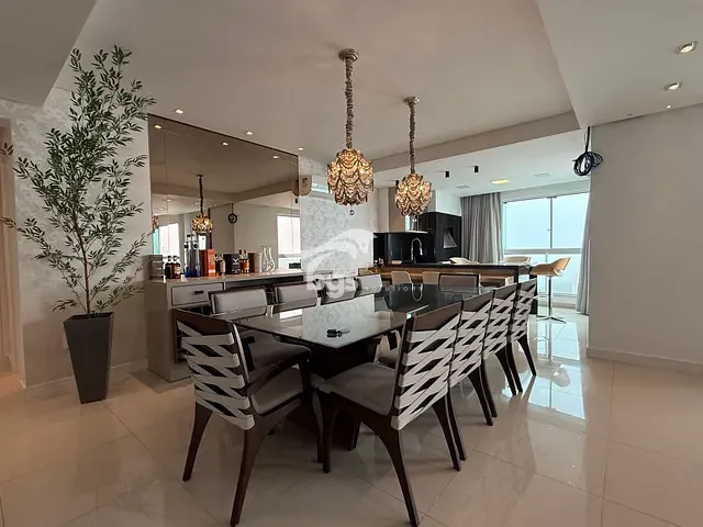 Apartamento com 423m² 5 quartos e 6 banheiros, à venda, no bairro Pioneiros em Balneário Camboriú