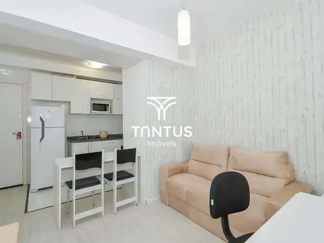 Apartamento 1 quarto e 1 banheiro, para alugar, no bairro Centro em Curitiba