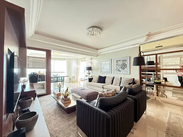 Apartamento com 235m² 4 quartos e 5 banheiros, à venda, no bairro Centro em Balneário Camboriú