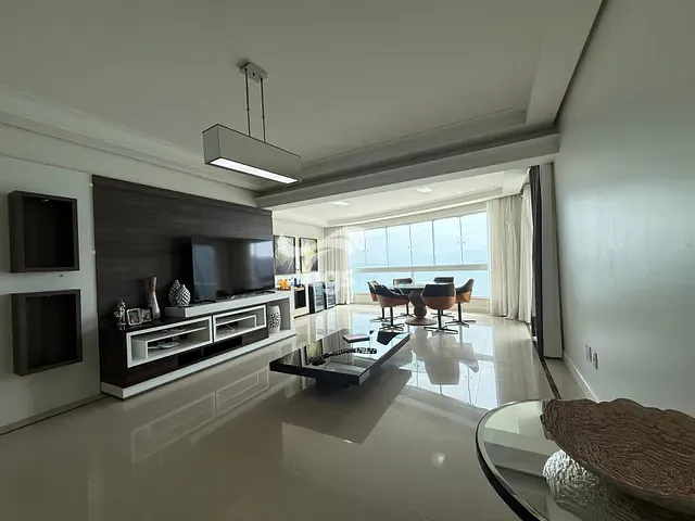 Apartamento com 235m² 4 quartos e 5 banheiros, à venda, no bairro Centro em Balneário Camboriú