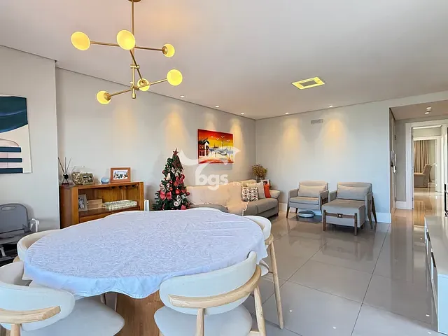 Apartamento com 183m² 3 quartos e 4 banheiros, à venda, no bairro Centro em Balneário Camboriú