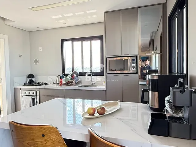 Apartamento com 183m² 3 quartos e 4 banheiros, à venda, no bairro Centro em Balneário Camboriú