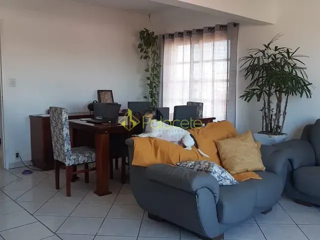 Apartamento 3 quartos e 1 banheiro, à venda, no bairro Parque São Benedito em Pindamonhangaba