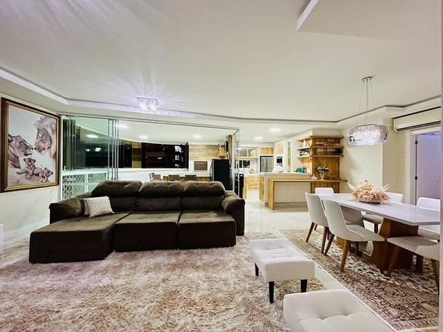 Foto do Apartamento - 3 Suites e 3 Vagas na Meia Praia! | Confiari Investimentos Imobiliários