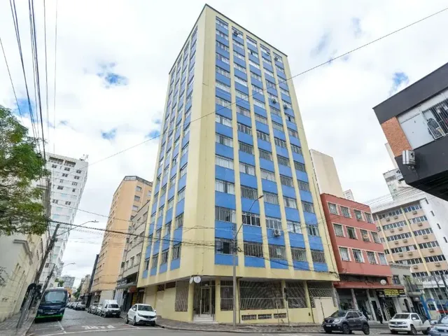 Apartamento 3 quartos e 2 banheiros, à venda, no bairro CENTRO em Curitiba