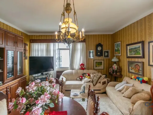 Apartamento 3 quartos e 2 banheiros, à venda, no bairro CENTRO em Curitiba