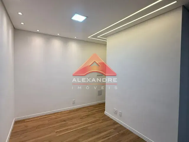 Apartamento 2 quartos e 1 banheiro, para alugar, no bairro Vila Industrial em São José dos Campos