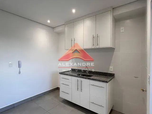Apartamento 2 quartos e 1 banheiro, para alugar, no bairro Vila Industrial em São José dos Campos