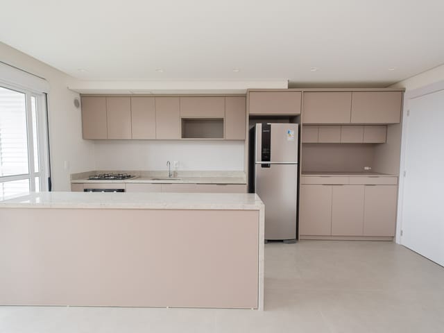 Apartamento 3 quartos e 2 banheiros, à venda ou para alugar, no bairro Areal em Pelotas