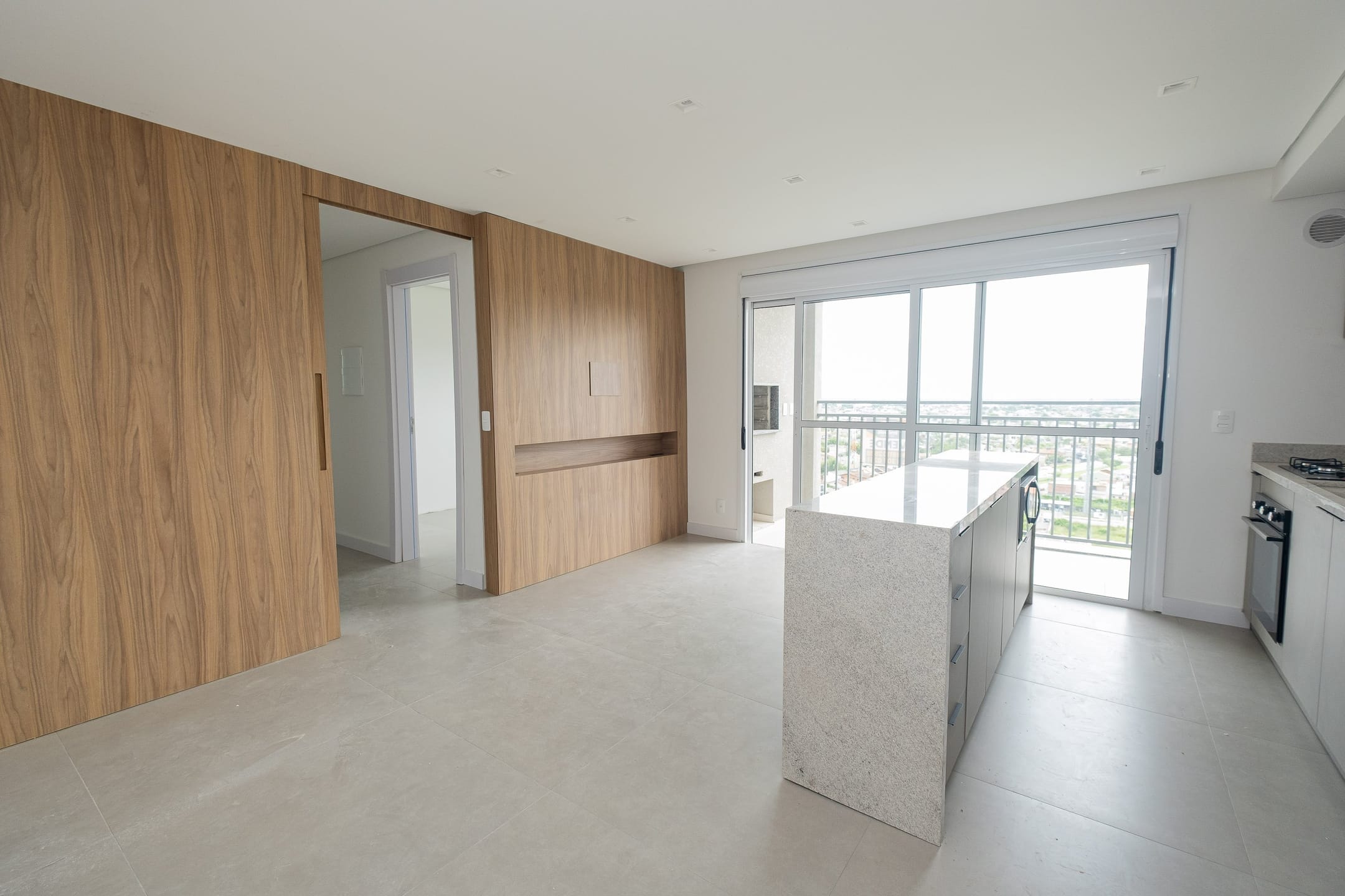 Apartamento semimobiliado à venda ou aluguel no Smart Urban Club, Areal em Pelotas RS, 74 m², 3 quartos, suíte e sacada com churrasqueira