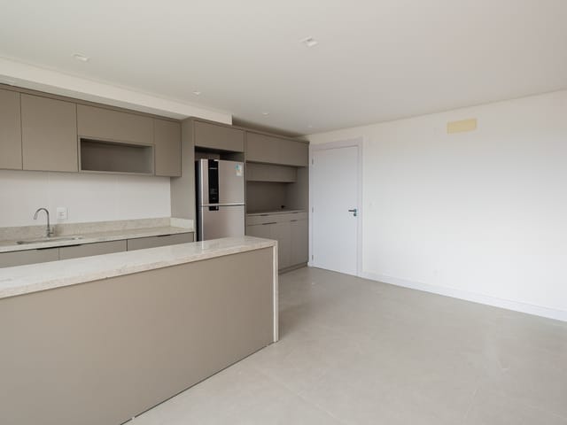 Apartamento 3 quartos e 2 banheiros, à venda ou para alugar, no bairro Areal em Pelotas