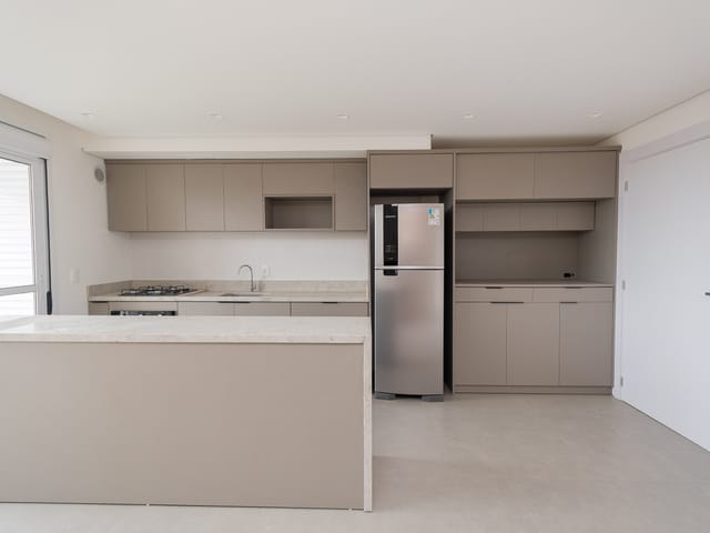 Apartamento 3 quartos e 2 banheiros, à venda ou para alugar, no bairro Areal em Pelotas