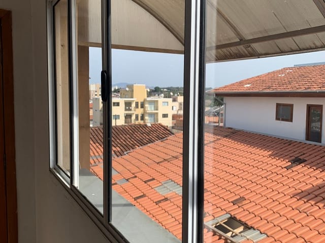 Apartamento com 95m² 3 quartos e 2 banheiros, para alugar, no bairro Residencial Mombaça I em Pindamonhangaba