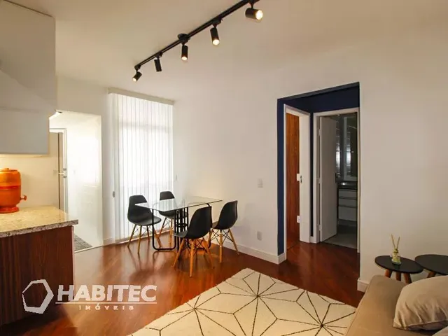 Apartamento 1 quarto e 1 banheiro, para alugar, no bairro Centro em Curitiba