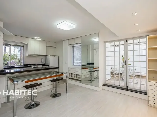 Apartamento 1 quarto e 3 banheiros, para alugar, no bairro Bigorrilho em Curitiba