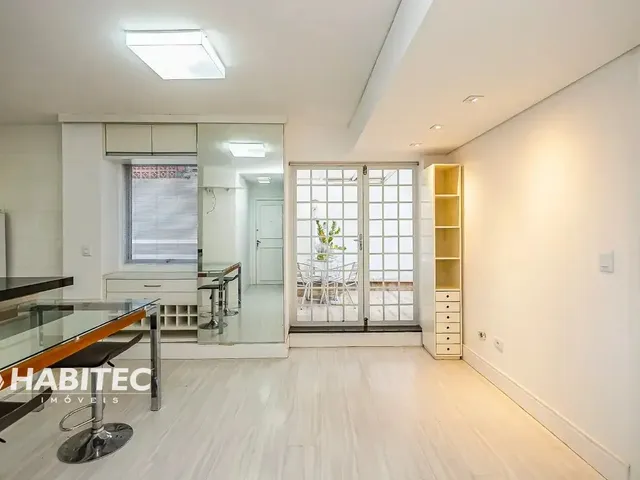 Apartamento 1 quarto e 3 banheiros, para alugar, no bairro Bigorrilho em Curitiba