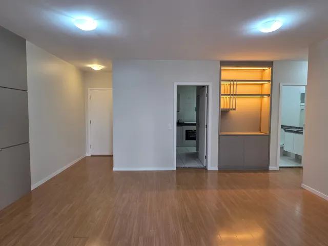 Apartamento com 174m² 3 quartos e 2 banheiros, à venda, no bairro Gleba Palhano em Londrina
