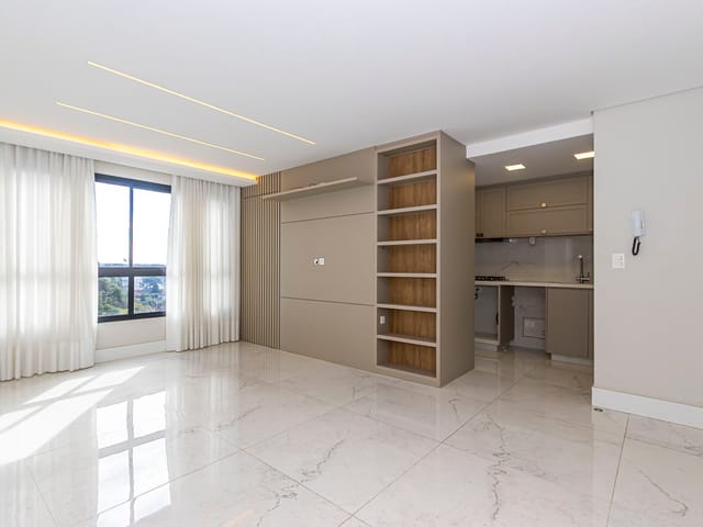 Apartamento 3 quartos e 2 banheiros, para alugar, no bairro Cristo Rei em Curitiba
