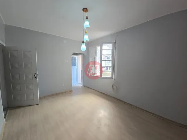 Apartamento com 80m² 3 quartos e 1 banheiro, para alugar, no bairro Santana em Porto Alegre