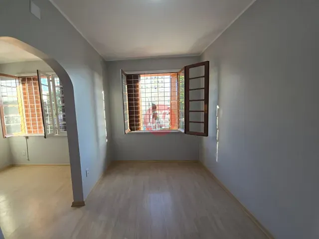 Apartamento com 80m² 3 quartos e 1 banheiro, para alugar, no bairro Santana em Porto Alegre