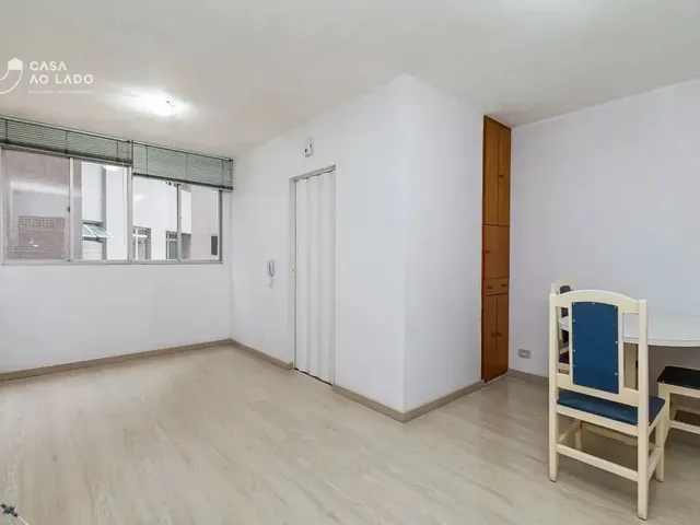 Apartamento 1 quarto e 1 banheiro, à venda, no bairro Centro em Curitiba