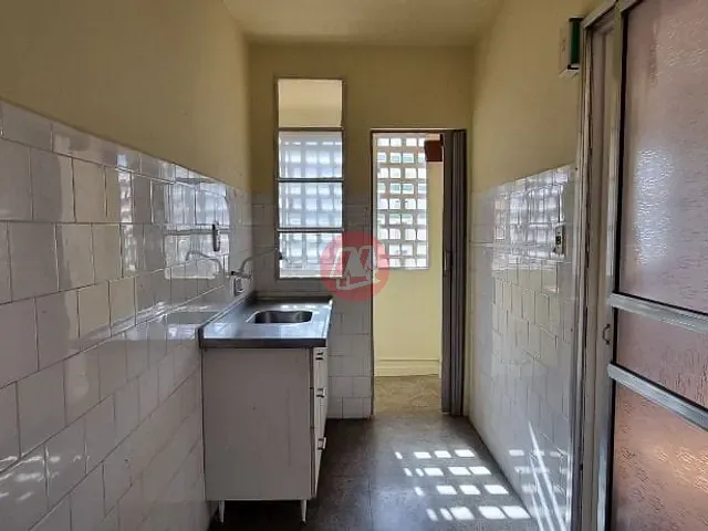 Apartamento com 75m² 3 quartos e 1 banheiro, à venda, no bairro Petrópolis em Porto Alegre
