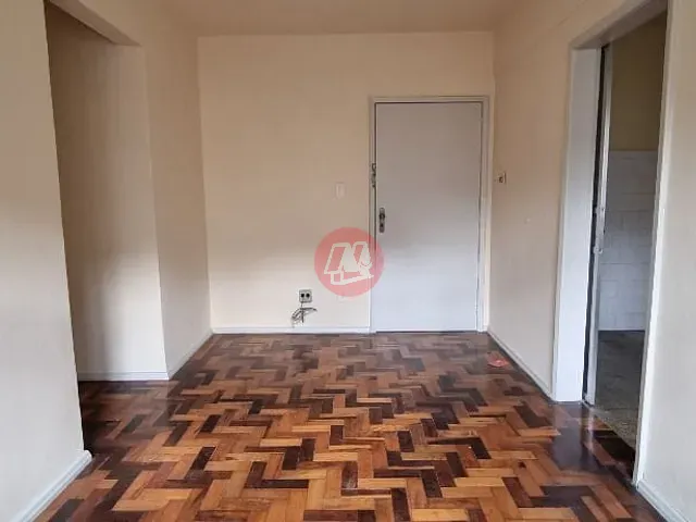 Apartamento com 75m² 3 quartos e 1 banheiro, à venda, no bairro Petrópolis em Porto Alegre