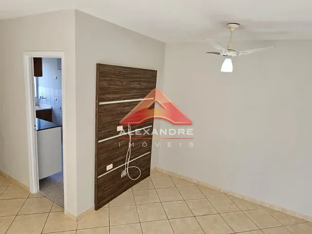 Apartamento 2 quartos e 1 banheiro, para alugar, no bairro Monte Castelo em São José dos Campos