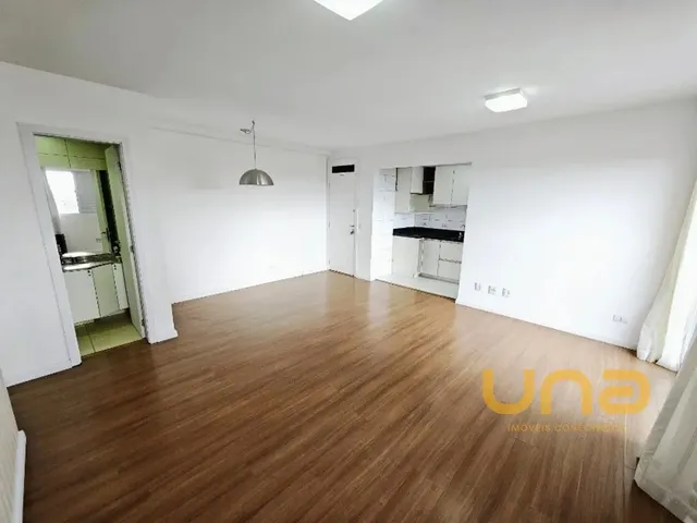 Apartamento 2 quartos e 1 banheiro, para alugar, no bairro CRISTO REI em Curitiba