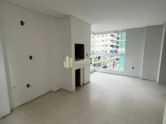Apartamento com 180m² 3 quartos e 3 banheiros, à venda, no bairro Meia Praia em Itapema