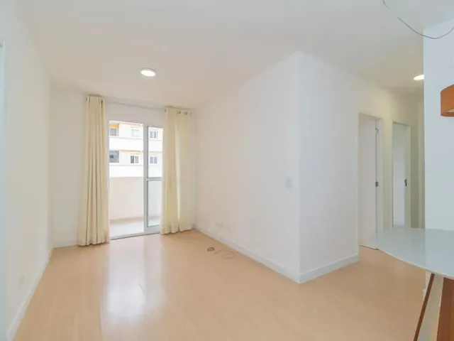 Apartamento 3 quartos e 2 banheiros, para alugar, no bairro Capão Raso em Curitiba
