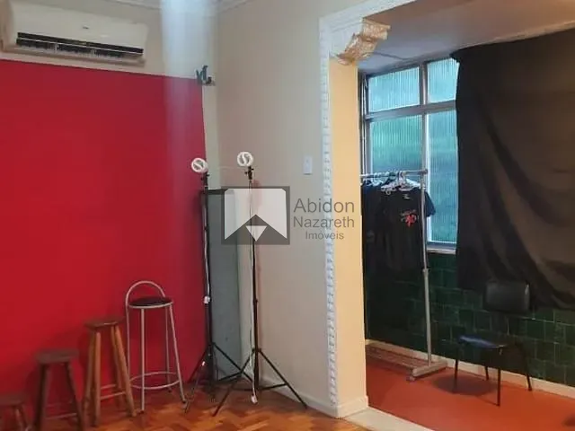 Apartamento com 90m² 2 quartos e 1 banheiro, à venda, no bairro Centro em Niterói