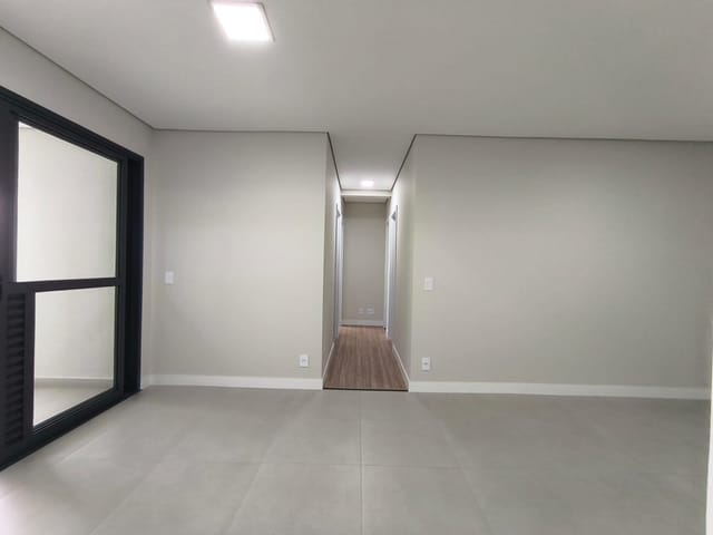 Apartamento 3 quartos e 2 banheiros, à venda, no bairro Centro em Londrina