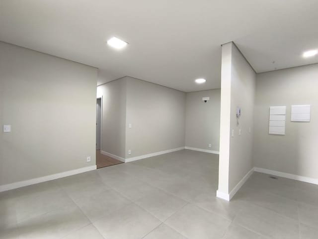 Apartamento 3 quartos e 2 banheiros, à venda, no bairro Centro em Londrina