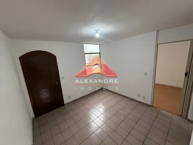 Apartamento 2 quartos e 1 banheiro, à venda, no bairro Vila Industrial em São José dos Campos