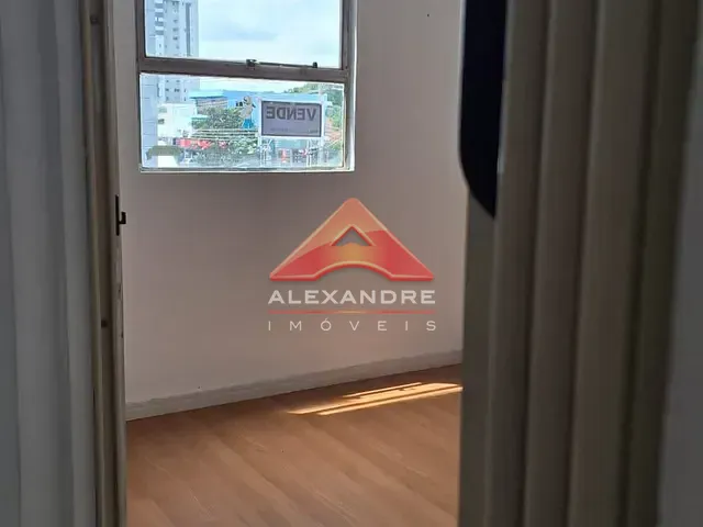 Apartamento 2 quartos e 1 banheiro, à venda, no bairro Vila Industrial em São José dos Campos