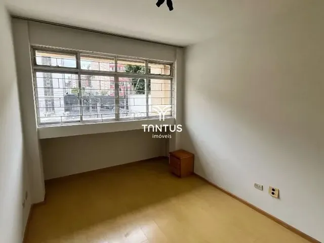 Apartamento 1 quarto e 1 banheiro, para alugar, no bairro Centro em Curitiba