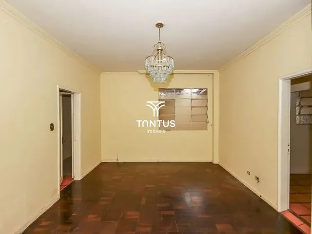 Apartamento 3 quartos e 2 banheiros, para alugar, no bairro Centro em Curitiba