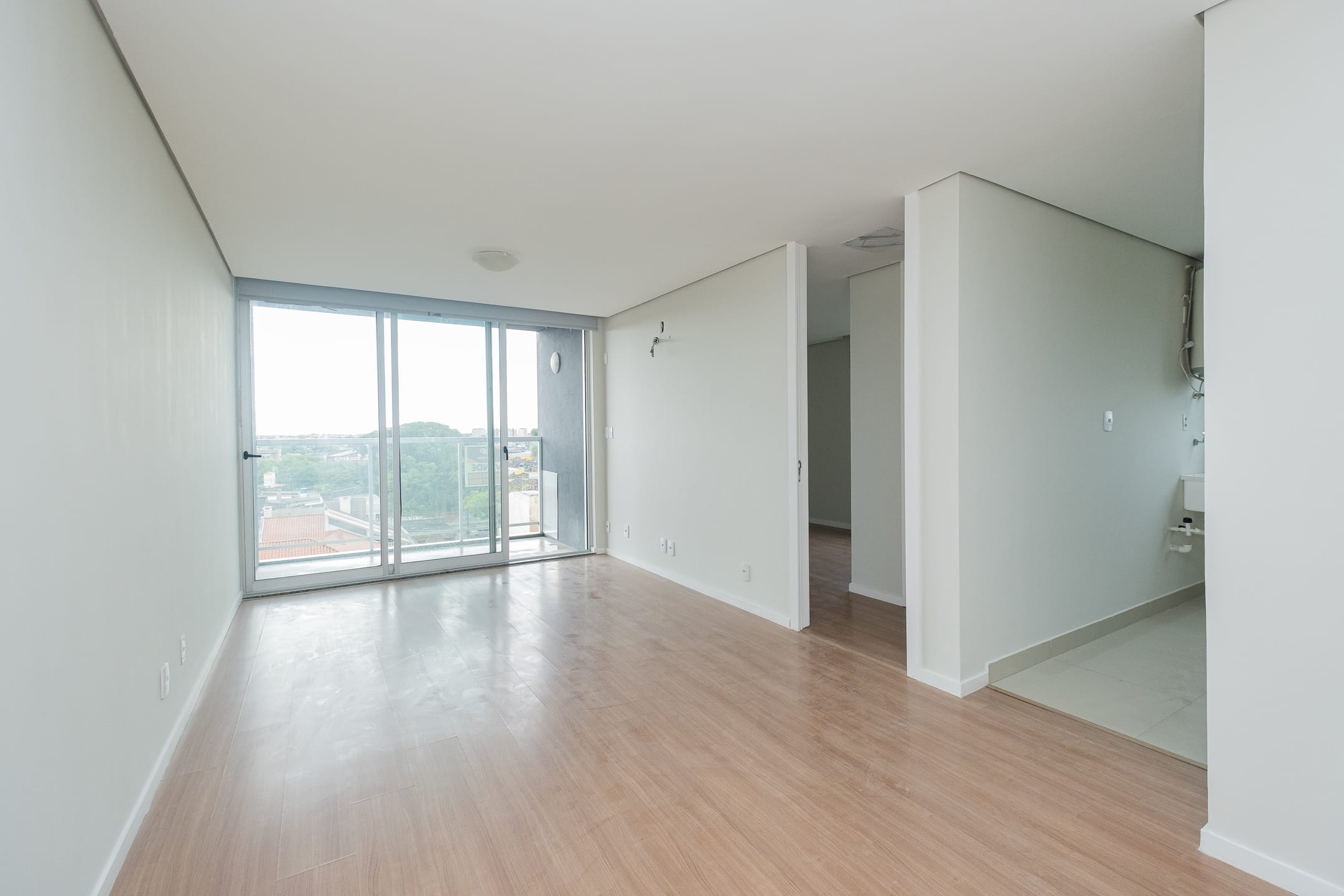 Apartamento à venda no Studio Residence, Centro - 52 m², 1 quarto, cozinha planejada, sacada e vaga de garagem coberta.