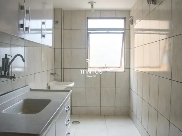 Apartamento 2 quartos e 1 banheiro, para alugar, no bairro Juvevê em Curitiba
