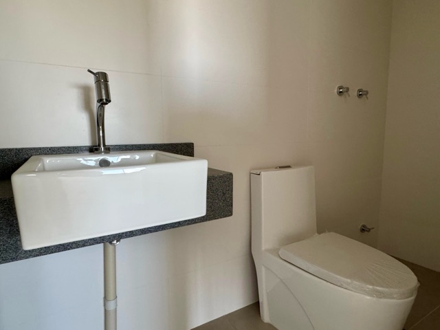 Apartamento 2 quartos e 2 banheiros, à venda, no bairro Três Vendas em Pelotas